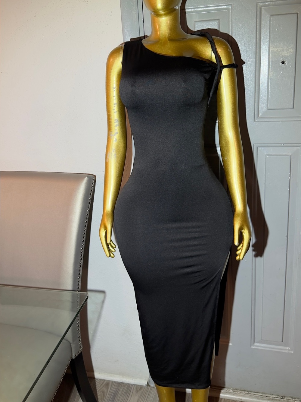 iris Black One-Shoulder Bodycon Maxi Dress